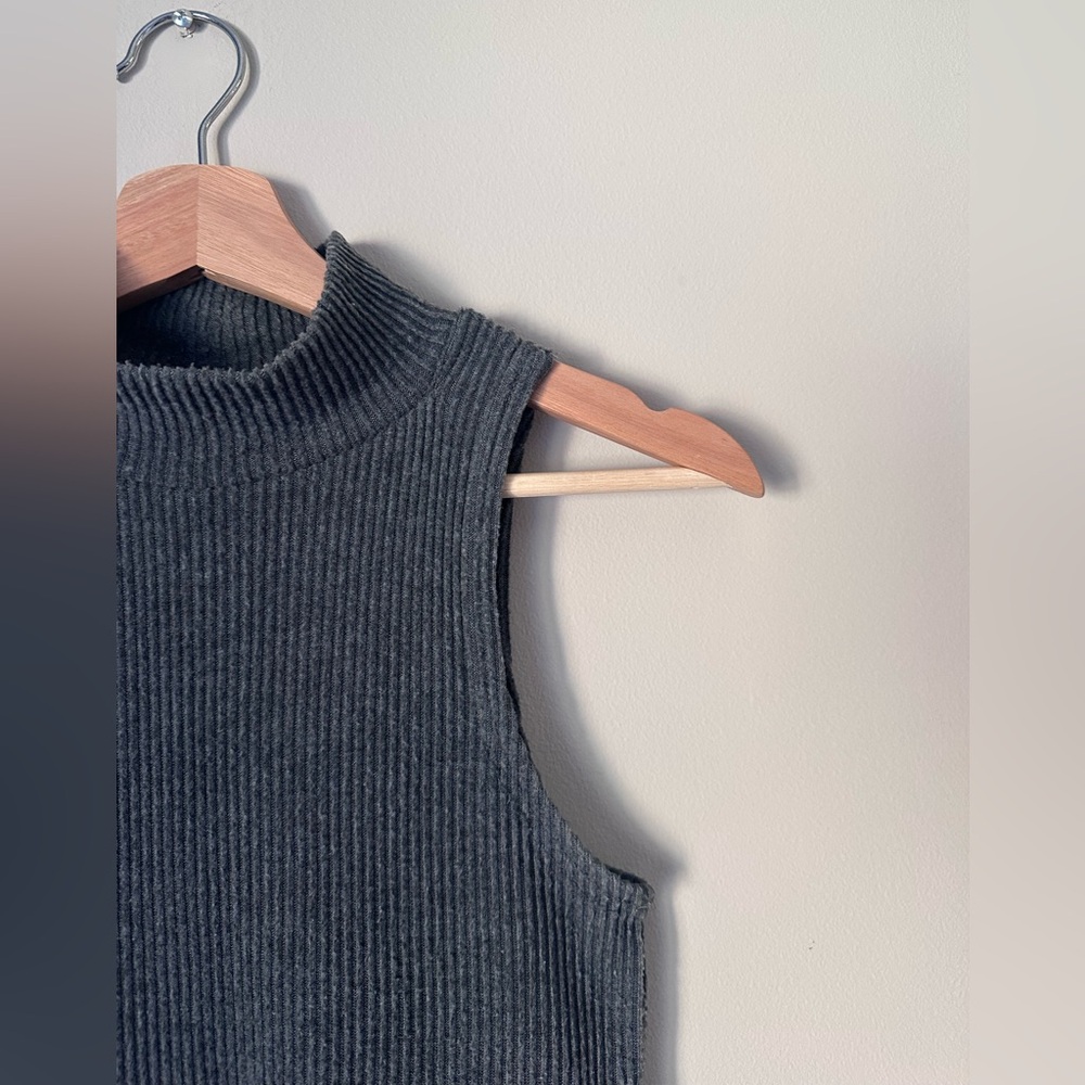 Mock neck cropped tank
